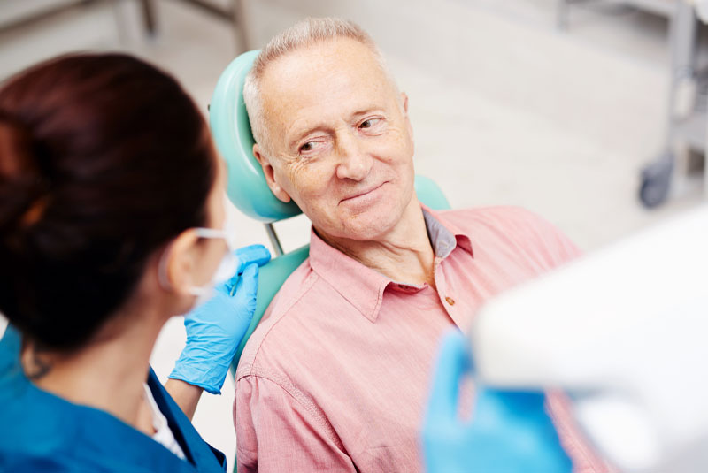 patient undergoing oral cancer screening